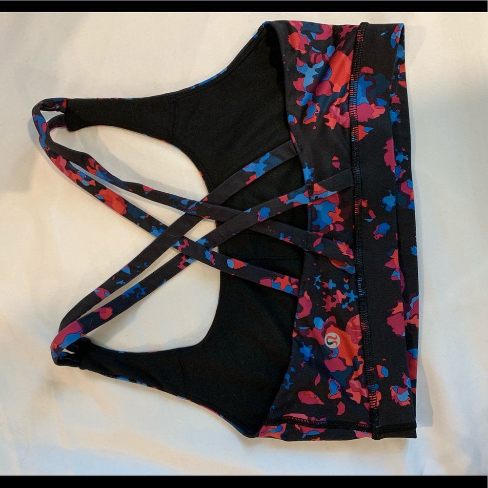 Lululemon free to be sports bra